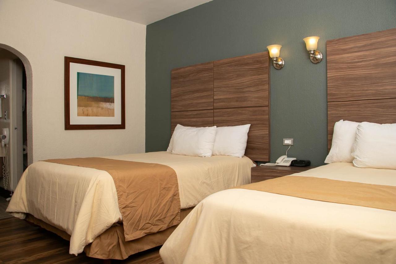 Best Western Cumbres Inn Cd. Cuauhtemoc Exterior photo